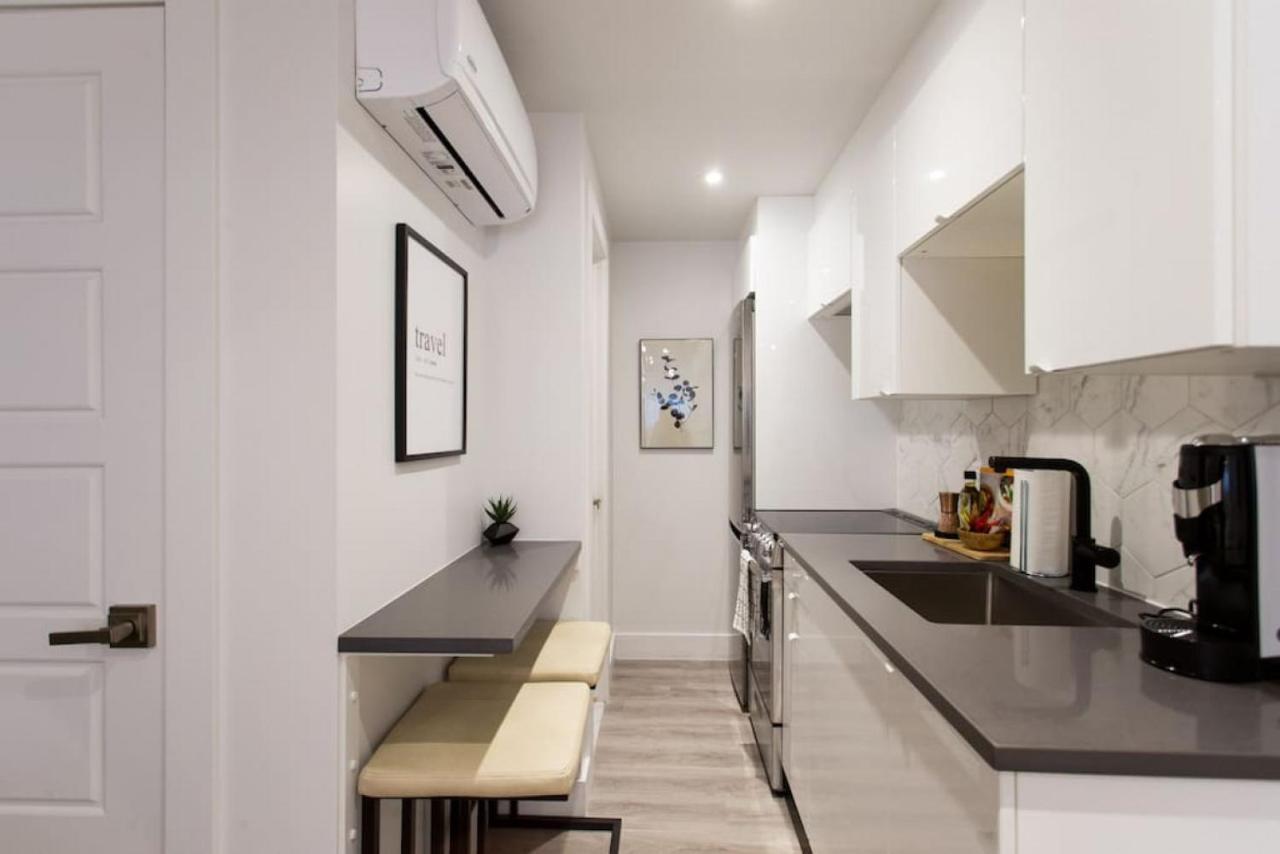 Palms Little Italy Studio With Full Bathroom By Denstays Montréal Exterior foto